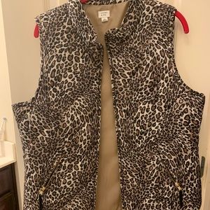 NWOT! Crown and Ivy Leopard Vest size XL
